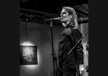 Emathomas Zane presenta “Lucciola”